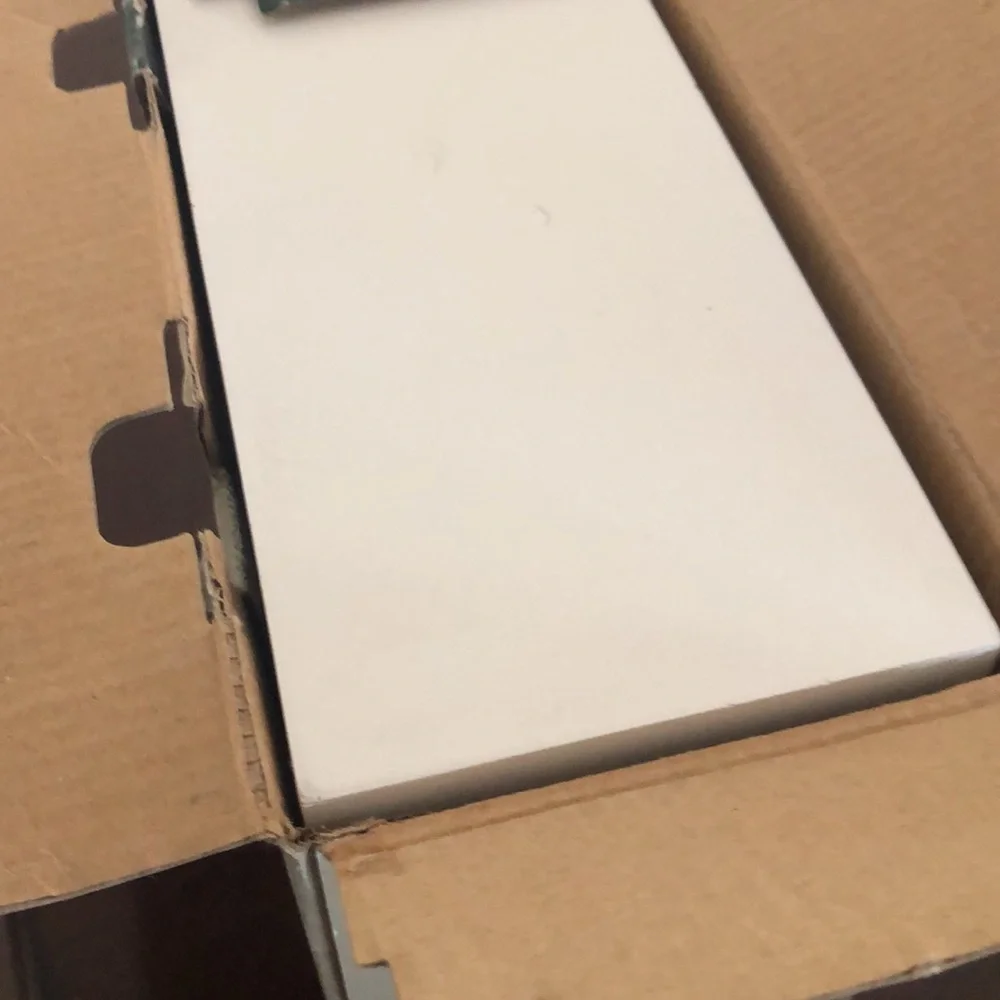 Set of 3 display cubes white beams in the box sizes : 9x9 7x7 5x5 inches